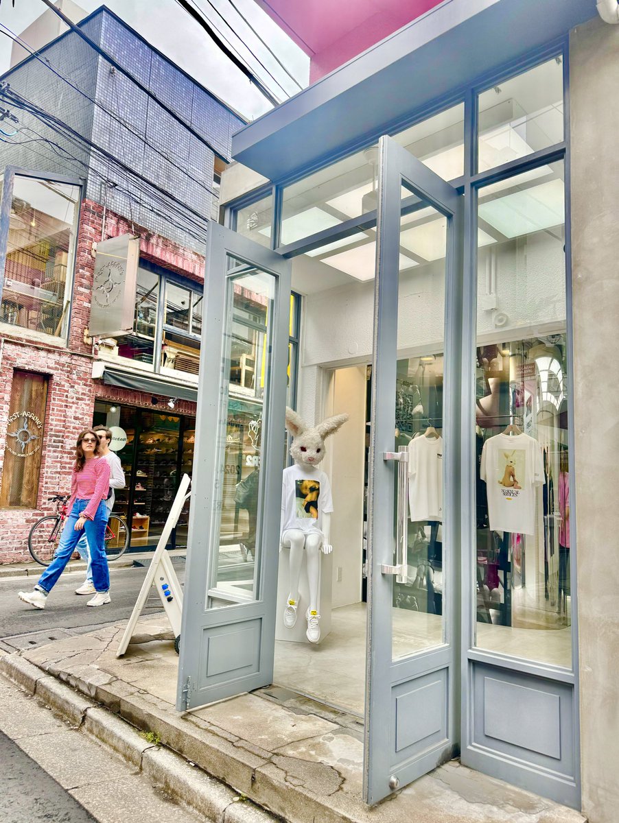 Water77134004's tweet photo. たのぴ～💖💕✨✨✨
⭐️⭐️⭐️✨💕
( ..›ᴗ‹..)👍🏻 ̖́-♥️♥️♥️✨✨

さすが表参道～✨✨💕
🐰💖✨✨

おはよ🌷➰
みんなっ💕💖✨

今日もよろっぴょん💕💖✨♥️
♥️

 #表参道  #fr2 
 #fr2梅  #FR2gallery https://t.co/cK1JitmxIa