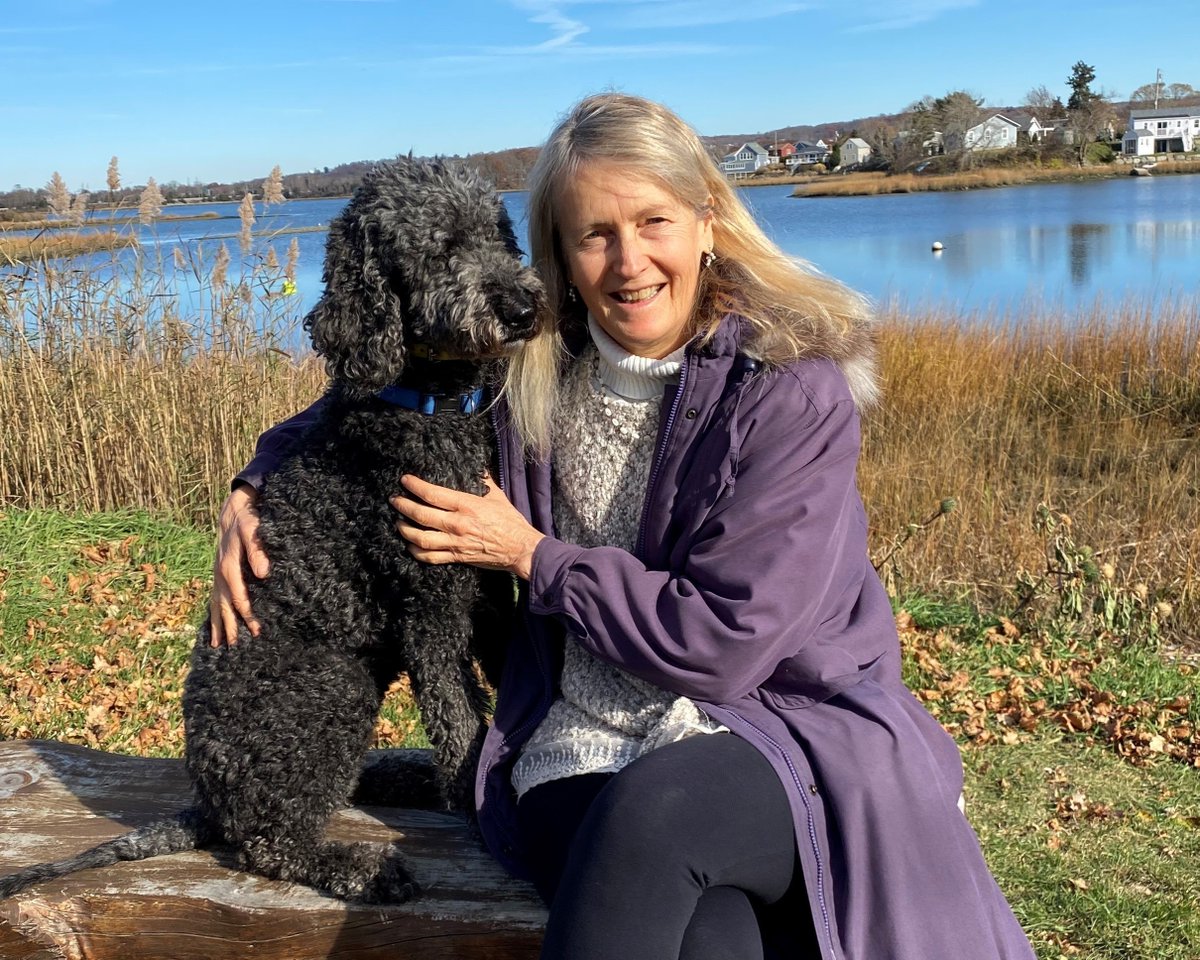 Happy #TherapyAnimalDay from Cooley Dickinson volunteer, Rebecca, and her therapy dog, Puddle. We appreciate all of our wonderful volunteers this #VolunteerMonth and every day! spklr.io/6018omSp