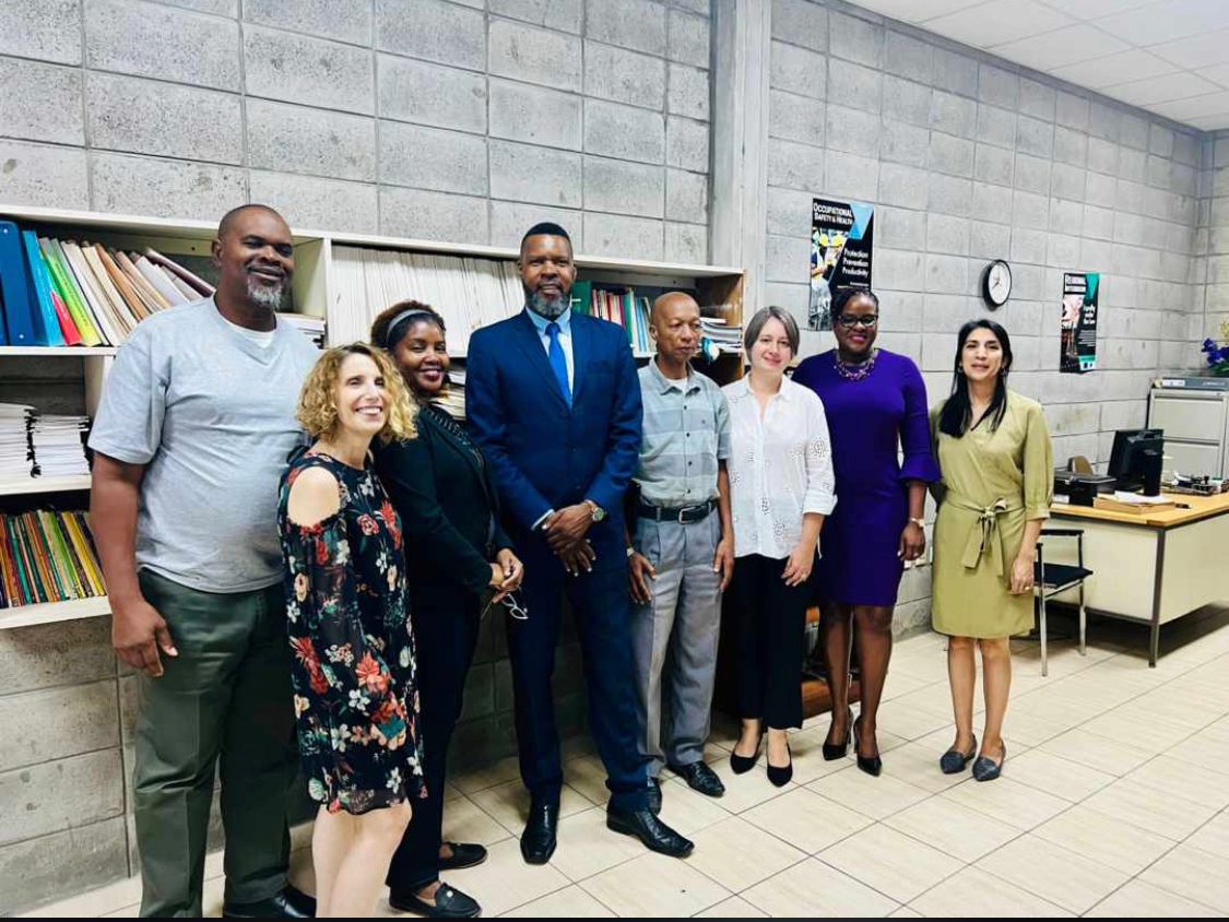 🇬🇩 Strong national partnerships are key to achieve #socialjustice and #decentwork! Through discussions with the Grenada Employers’ Federation, Grenada Trades Union Council and National Insurance Scheme, we’re identifying ways to increase ILO support and collaboration🤝