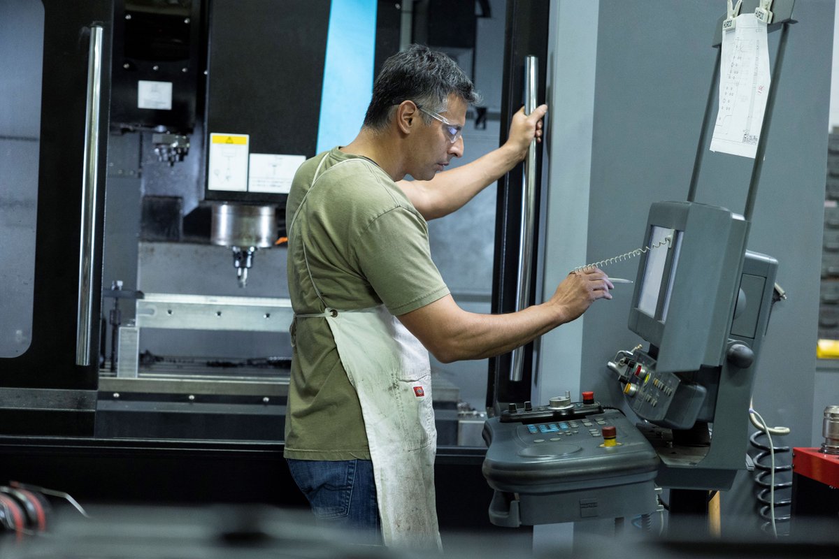 Demgy is redefining green manufacturing, offering companies options to reduce their carbon footprint using high-performance plastics. Learn more about their eco-friendly initiatives in this month’s Block Party. bit.ly/3vTSCiU

#Demgy #ElkGroveVillage #GreenManufacturing