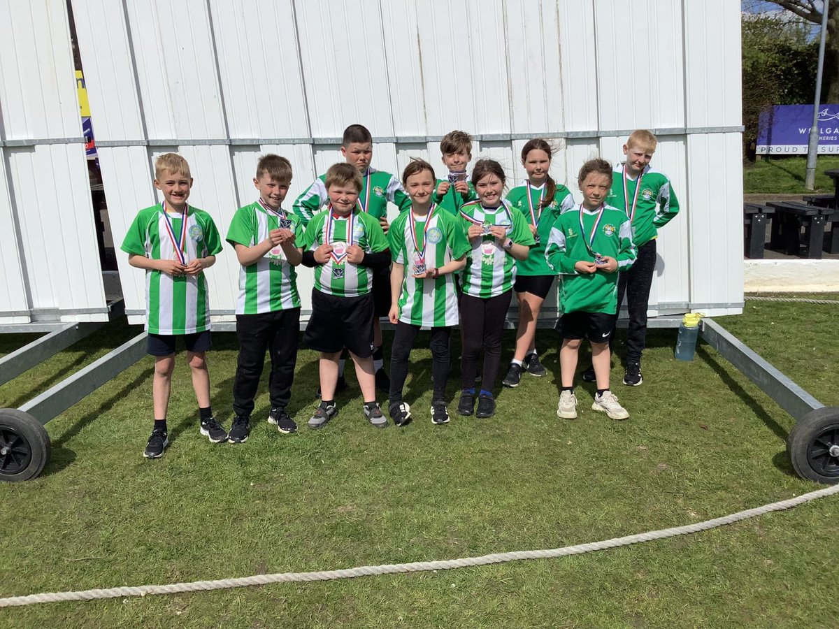 What a fantastic day our Year 4 & 5 cricket team had! Great skill was shown throughout the day and they finished in second place 👏 Well done to all of you, brilliant achievement 🏏 @RibbleVCST @Clitheroe_CC @englandcricket @Sport_England #cricket