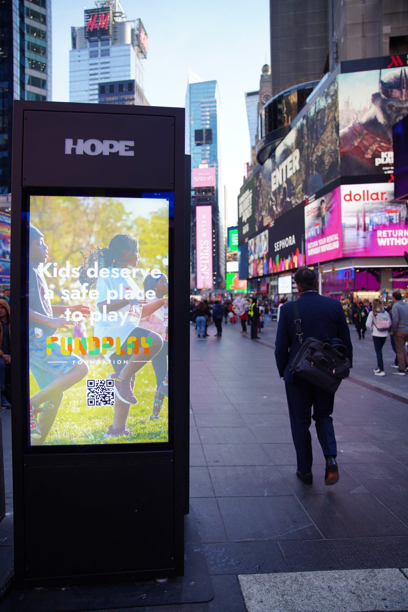 FundPlay looks pretty great in Times Square! Thank you @hopehydration for sharing our message with the world 🌎