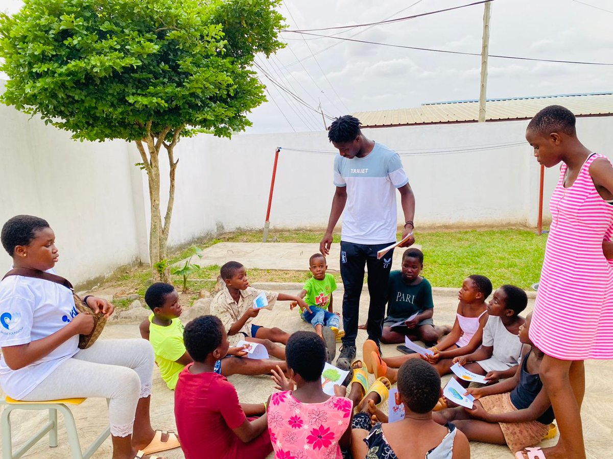 Engaging in an enlightening environmental session with our children today! Together, we explored the impact of our habits on the environment through imagery and coloring. Let's continue to nurture awareness and eco-consciousness. #environment Ejisu Anas #Sustainability