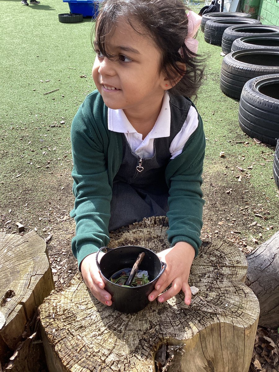 wyndclf's tweet photo. This afternoon, the children in Reception have been busy creating mud kitchen recipes. They made Blossom Milkshake, Petal Pudding and mud omelettes. Watch out Jamie Oliver we have some amazing chefs in early years. #LeighTrust #WPS #RR #RA #outdoorcurriculum https://t.co/0yhhkmtva8
