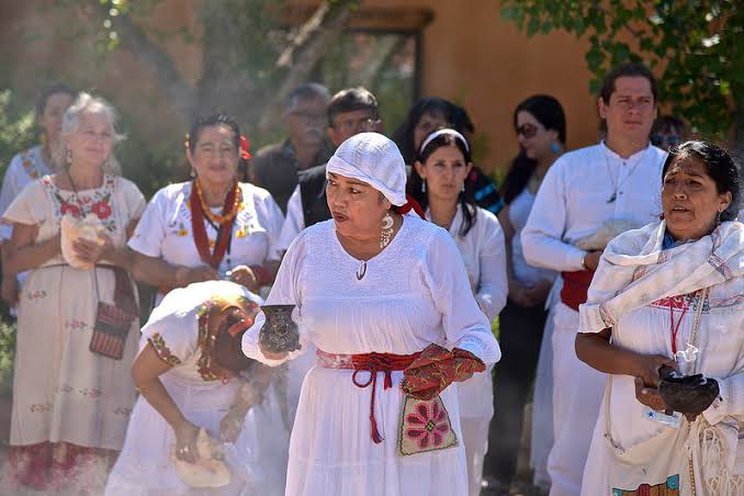 Avanzamos en la construcción del segundo piso del nuevo Sistema Público Nacional Danés de Salud, gratuito, amoroso, de calidad y alto desarrollo tecnológico. Con las médicas y médicos comunitarios, ahora sí vamos a ganar la batalla por la salud y no se nos va a caer.…