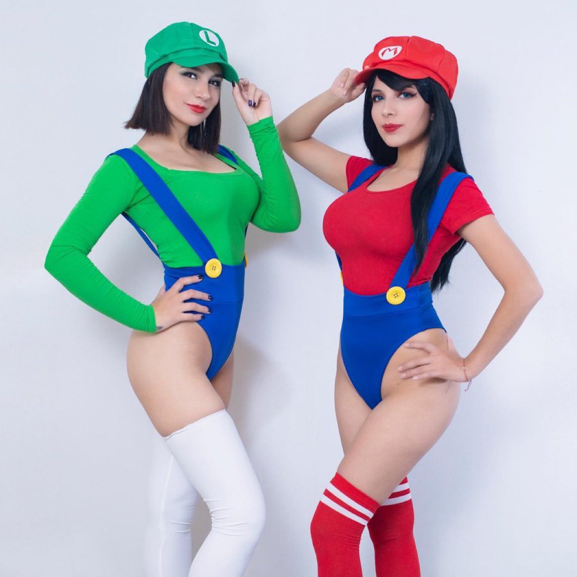 Inspired by @ahl9 🤭 

In a paralel universe! Mamamia! 

#Nintendo #Mario #Luigi