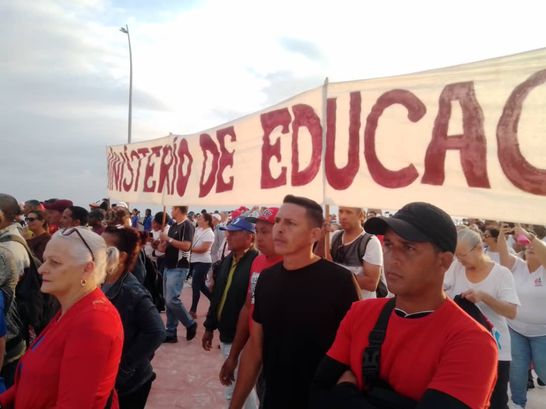 Pocas horas nos separan de la fiesta del proletariado en #Cuba🇨🇺. Con la unidad como escudo, #CubaMined estará presente en la Tribuna Antimperialista, con la satisfacción de que #PorCubaJuntosCreamos🇨🇺
El amor y el compromiso será el gran motivo del festejo.