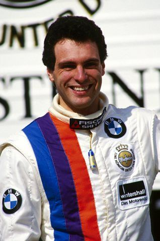 Quem foi Roland Ratzenberger, o piloto que morreu um dia antes de Ayrton Senna