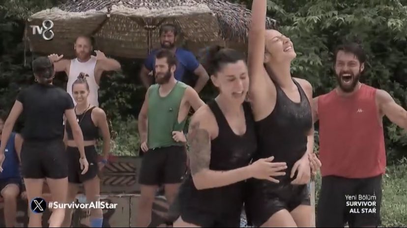 Azegrzmn's tweet image. Nagihan ve Damla gibi oyundan kaçmayıp sıfır çekseniz bile aslanlar gibi savaştınız gurur duyuyorum