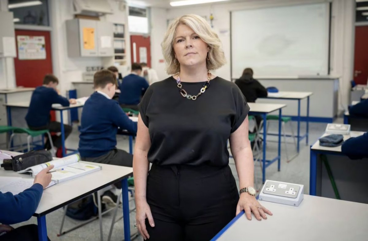 School Principal Ms. Karen O'Donnell gives an insight on an ESRI study on voluntary secondary schools which sheds new light on the enduring impact of the pandemic on students. An interesting read and a theme that resonates with many families: irishtimes.com/ireland/educat…