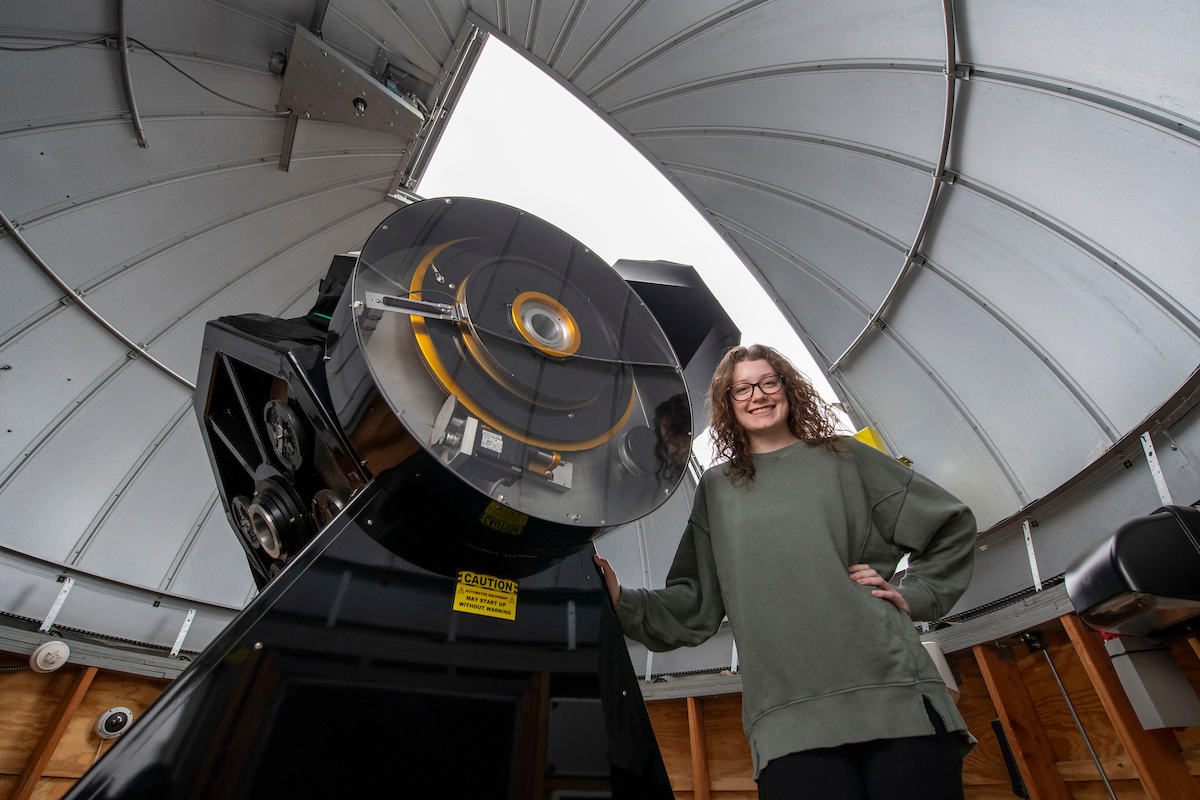 Senior @NDPhysics major McKenna Leichty’s research has revealed a new “Eccentric Planet” orbiting the binary star V808 Aurigae using data collected from the Sarah L. Krizmanich telescope on the roof of Jordan Hall. bit.ly/3Wa3ow4