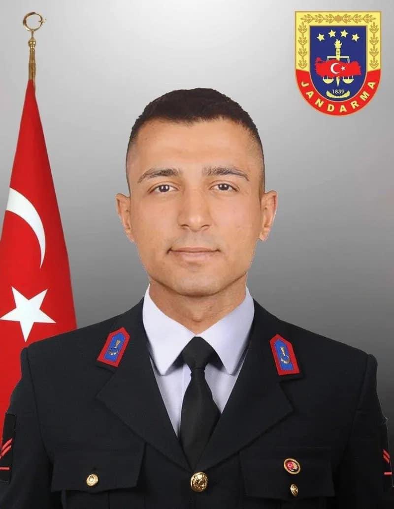 Şırnak’ta askeri aracın devrilmesi sonucu şehit olan ; 🇹🇷Jandarma Astsubay Çavuş Mustafa ŞEN, 🇹🇷Jandarma Uzman Çavuş Ensar Enes ERTAŞ, kardeşlerimize Allah’tan rahmet; kederli ailelerimize sabır, yaralı askerlerimize acil şifalar diliyorum. Aziz milletimizin başı sağ olsun.