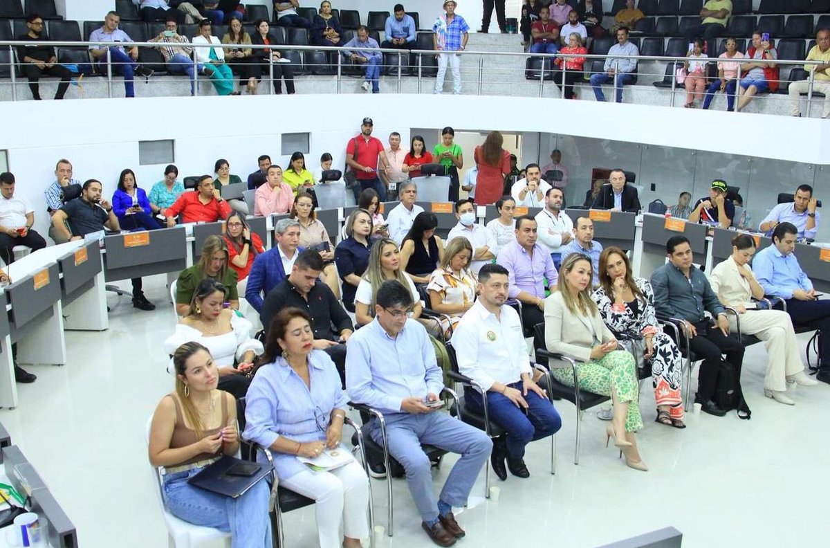 #Noticia|📍El gobernador @GralJuvenalDiaz presentó el Plan de Desarrollo ante la @asambleastder. Serán 169 proyectos enfocados en los ejes de seguridad multidimensional, prosperidad y sostenibilidad. Los diputados tendrán hasta el 30 de mayo para revisarlo. El valor total de la