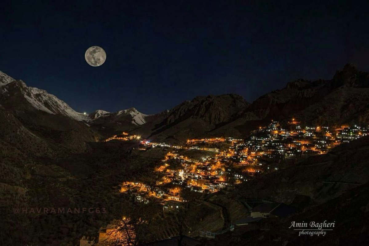 هورامان تخت
نمایی بسیار زیبا از شب
#کردستان_زیبا
#کامیاران