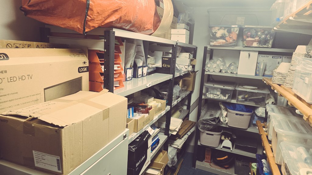 Thank you @katieanntaylor for your time today meeting people at Emerald Lodge. Love a store cupboard and pleased to find the most organised system I've ever seen @TobyLewis_NHS good to see gym was in use💪community meeting with the people in our care with brekkie 🥓🍉 @rdash_nhs