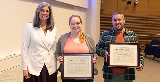 Congratulations to Becca Beiter @becca_beiter and Pablo Gimenez Gomez @PabloGimGom from @NeurobioUMass for being awarded the @UMassChanGSBS postdoc mentoring award! So well deserved! We are so lucky to have you.