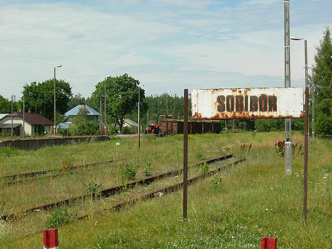 OTD in 1942, murder by gas began in Sobibór. In early May 1942, mass transports of Polish Jews reached the camp from the Puławy, Krasnystaw, Chełm & Zamość counties. Soon after, Slovakian, German, Austrian, Czech, Dutch & French Jews, were deported there to their deaths.