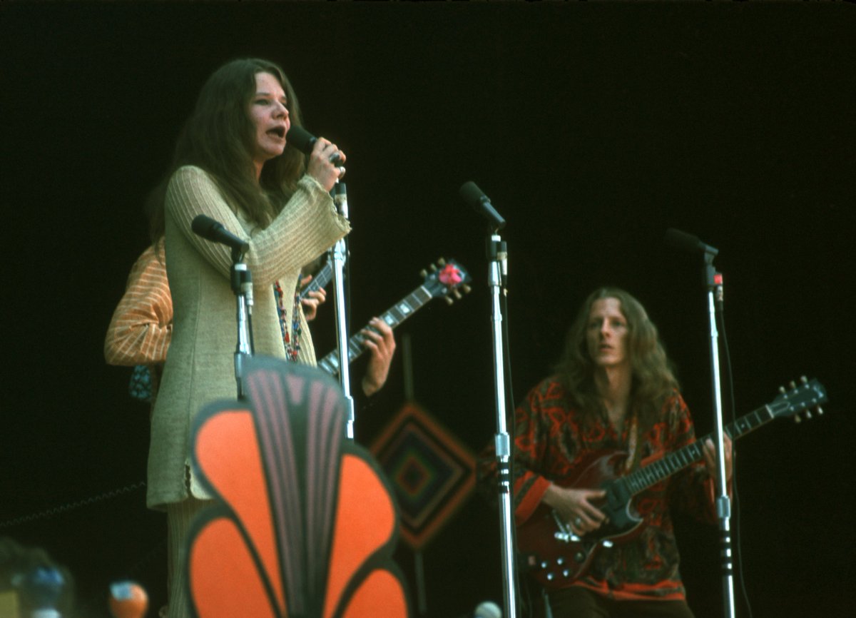 “...I’ve never been premeditated enough in show business that I was worried about putting on a face, you know what I mean?” -Janis Joplin What do you think defines a true blues singer?🎸 📸Getty