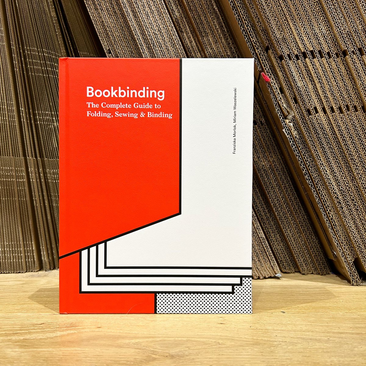 The perfect book/guide for anyone who’s into bookbinding! counter-print.co.uk/products/bookb…