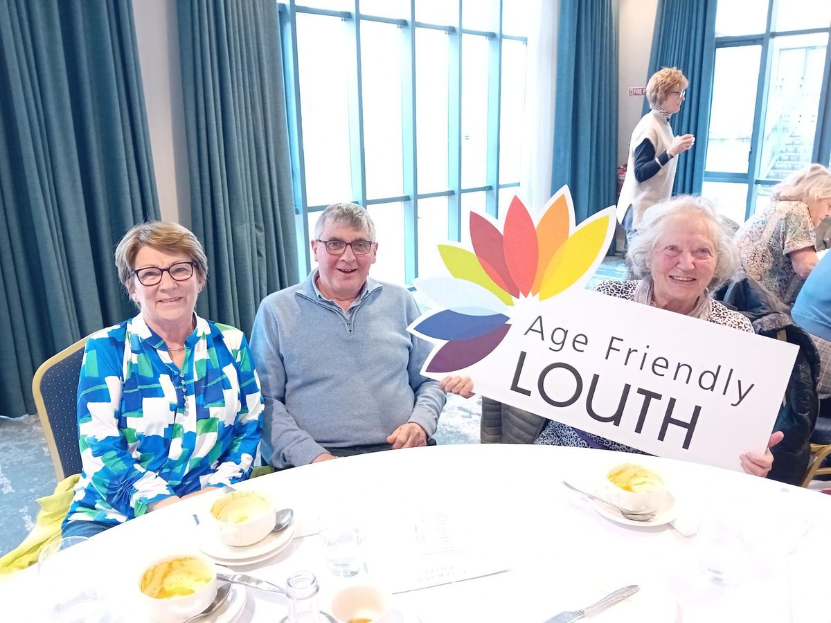Thank you to Eileen Hughes @AgeFriendlyIrl for coordinating a fantastic morning with Gavin Harte from CARO office. The #AgeFriendlyLouth Climate Action workshop sparked a lot of interest, discussing ways to bring about climate action change #Community @LouthPPN @HealthyLout