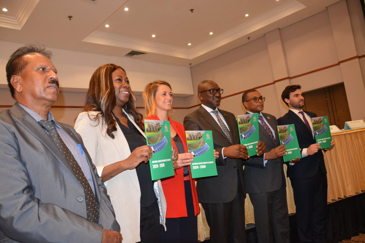 With support from @comesa_lusaka through funding from the NDC Partnership and a coalition of international donors and organizations committed to sustainable development and climate resilience in Africa, Zambia launches its Green Growth Strategy. Read more▶️bit.ly/3we1xvE