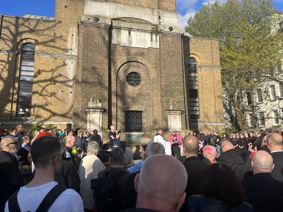 An emotional evening in St Anne’s Churchyard in #Soho with a huge turnout for the #25th anniversary of the #AdmiralDuncan nail bombing memorial service - thank you to all those that organised and spoke at the event @lgbtpoetlaureat @LGBTLD @LizBarkerLords @chalmersdavidn