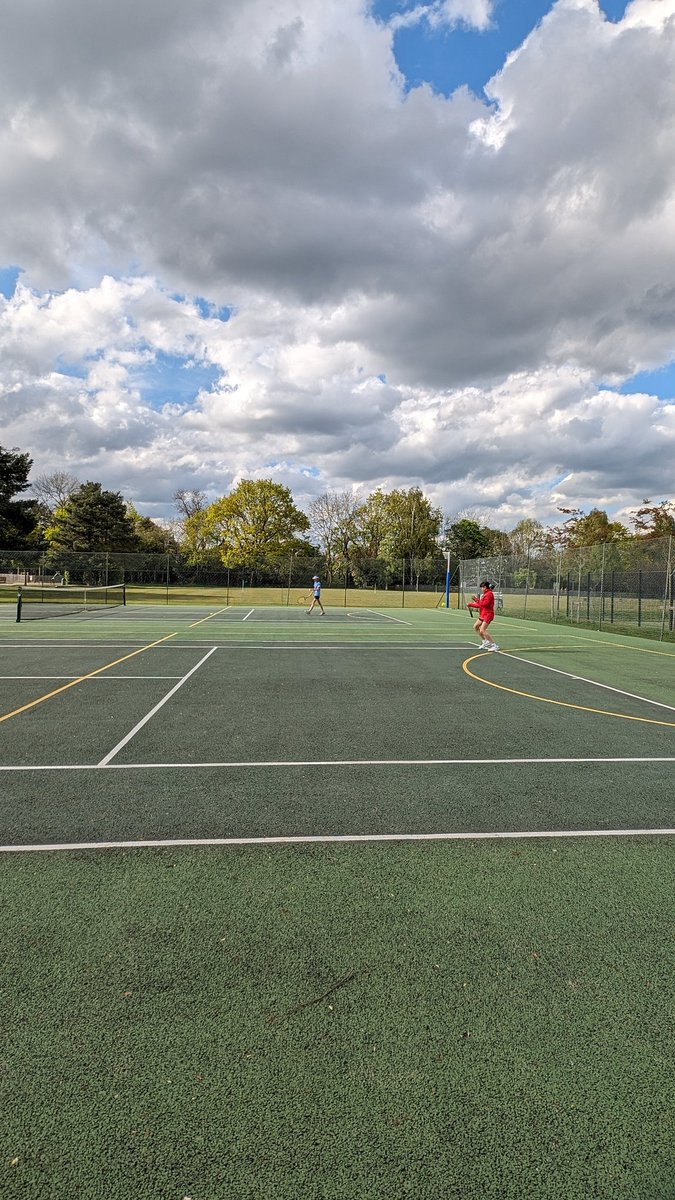 A fantastic afternoon of tennis for @nhehs U13 team, playing @NLCS_Sports in their @the_LTA Div 1 league match 🎾 A very closely contested fixture, with NHEHS taking the win! Well done to both teams - so much talent on show! 👏🏻 #NHEHSsport #tennis #LTAschools