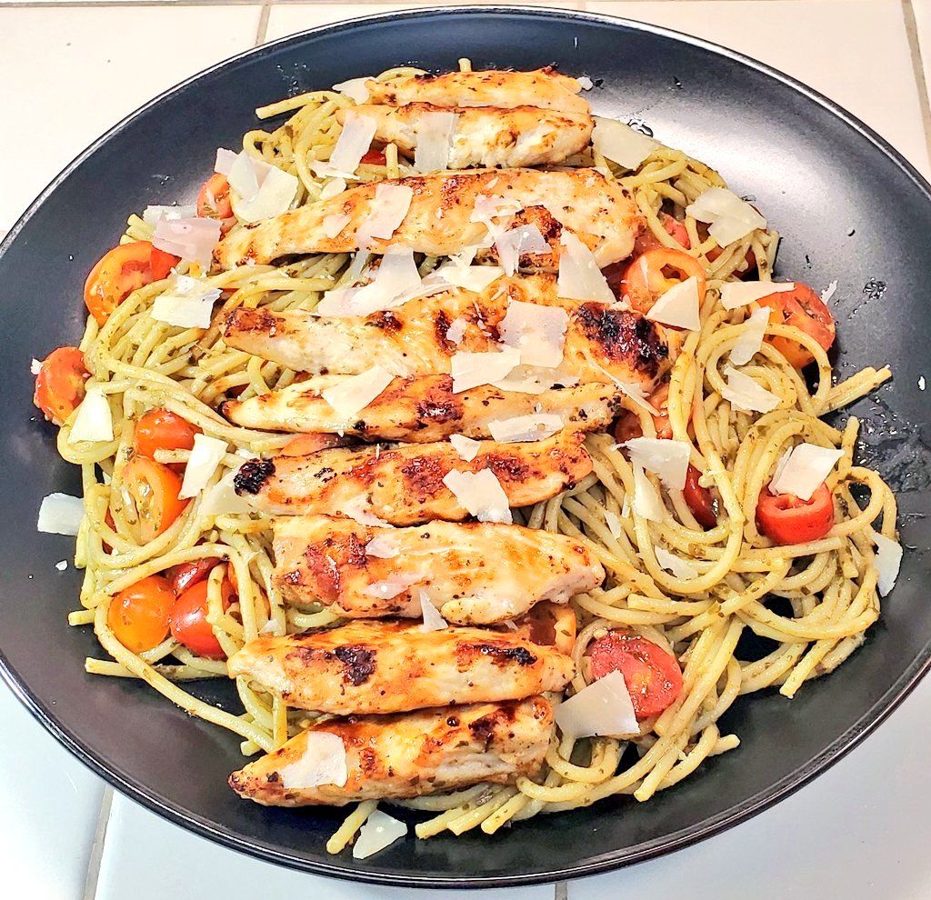 Chicken & Pasta Never disappoints!
👊😋👍#Foodie #yummy #pasta #dinner #HomeChef