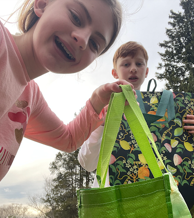 This #EarthMonth, these #SCHAcademy Middle School siblings took their green mindset home, collaborating with their family on activities to limit their carbon footprint.🌎 Get the news: ow.ly/JTgW50RsVym #SCHMiddleSchool