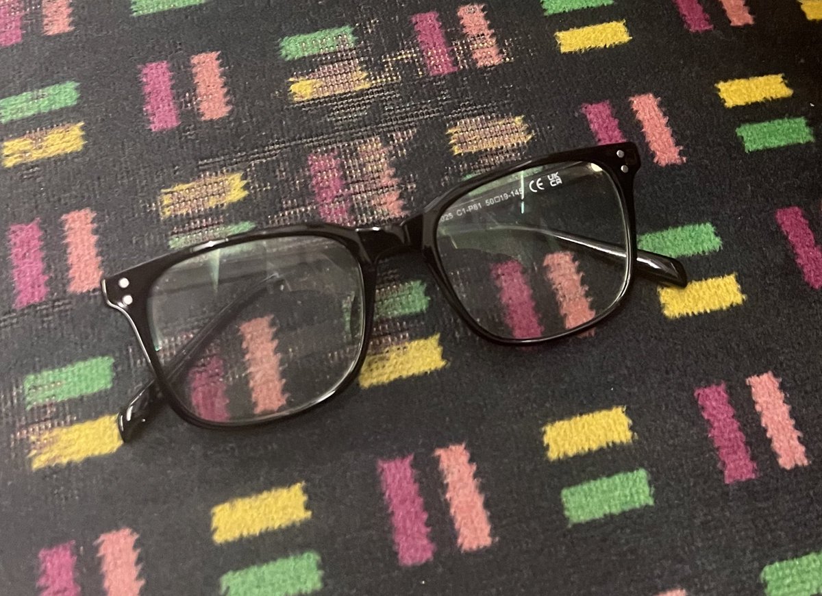 Did you leave or lose your reading glass on the east bound Metropolitan Line this evening?

I left them at Harrow on the Hill station as lost property.

#MetropolitanLine #LostProperty #LoveLondon #LostGlasses