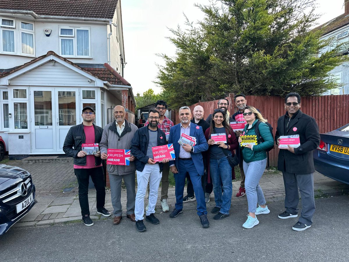 Great day on the doorstep for @KrupeshHirani @SadiqKhan with @BrentLabour - from Kingsbury to Alperton! 🌹🌹🌹