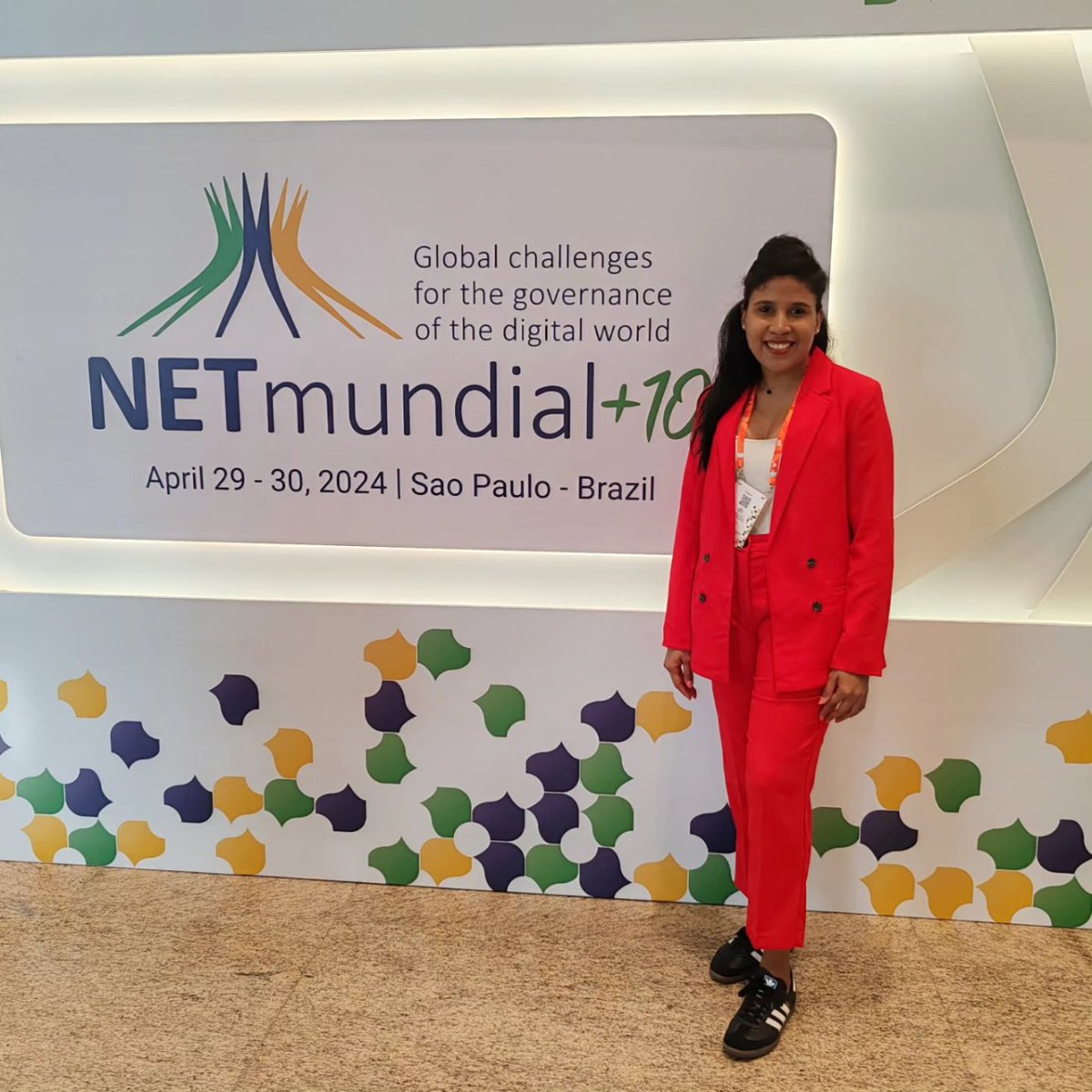 En @netmundial10 echando de menos a una de mis primeros amig@s en la Gobernanza de Internet @DiazViajera2270

#NetMundial+10