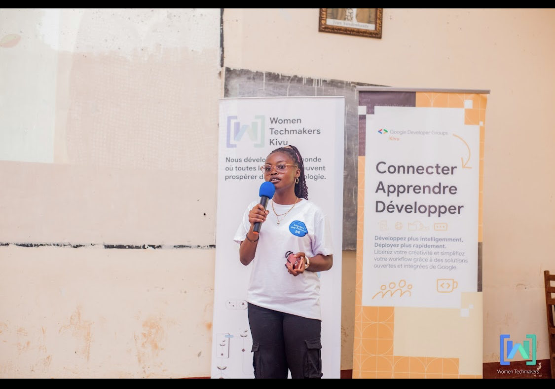 EdNamegabe's tweet photo. Présentation de Wireframe comme plans directeurs de l’expérience digital.
⁦@wtm_bukavu2⁩ 
Merci pour la communauté https://t.co/jDXQLF7bHB