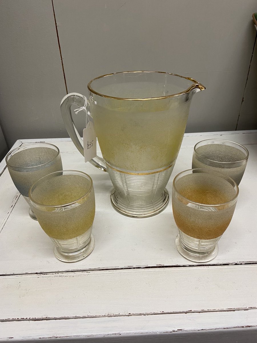 Perfect for lemonade, water or something stronger! number51interiors.etsy.com/listing/170946… #vintageglass #retrodrinkware #frostedglass #vintageglassjug #etsyvintageshop #vintagehomeware