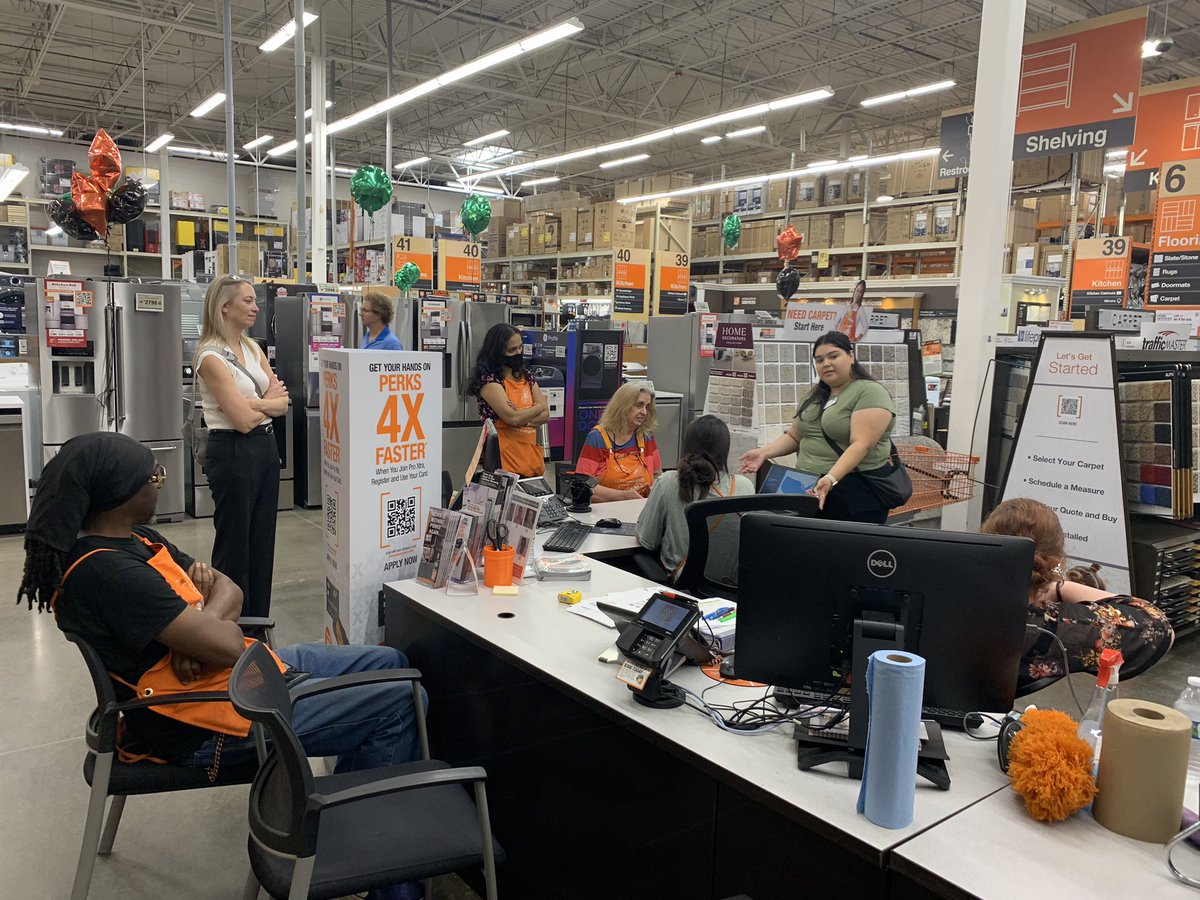 AmandaSpringHD's tweet photo. Doing a product knowledge training with our awesome reps at Whirlpool today! Learning, building knowledge, and growing together! 
#homedepot #specialtytuesday https://t.co/ExrK33toOh
