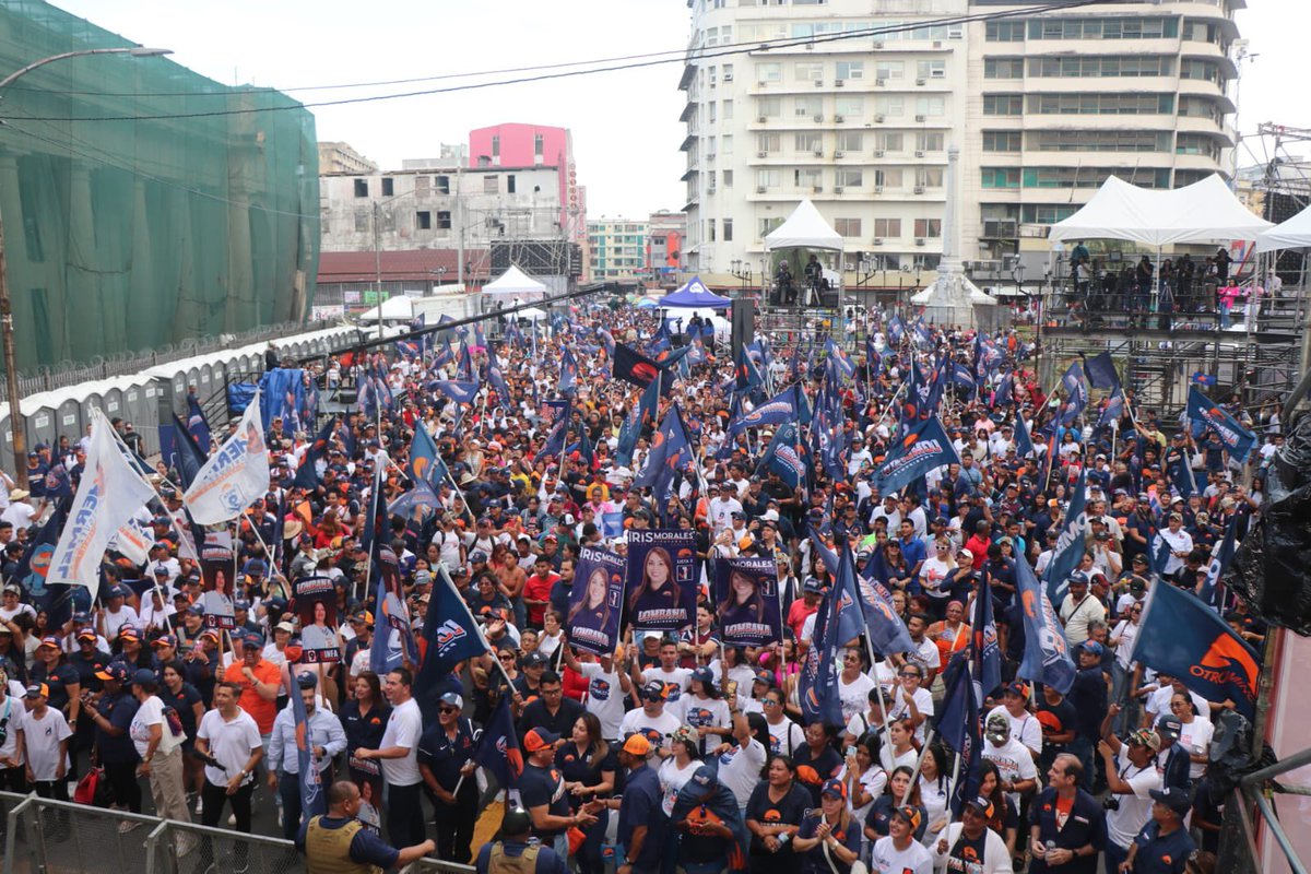 La casa se está llenando. Vente para la 5 de mayo, esto apenas arranca.
#LombanaPresidente #ellosOnosotros #Ganchoal9