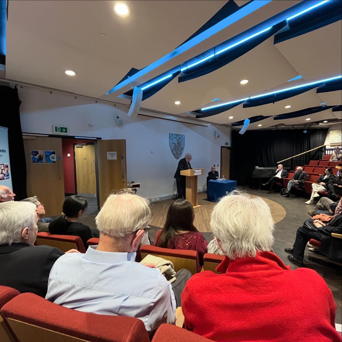 Fascinating fifth Global Dynamics Lecture from Professor Michael Cox (LSE) on ‘PRC-US relations in a new world order’, followed by dinner with students and SCR members! Thank you to all attendees and to our speaker! #TrevelyanCollege #GlobalDynamics #explore #global #College