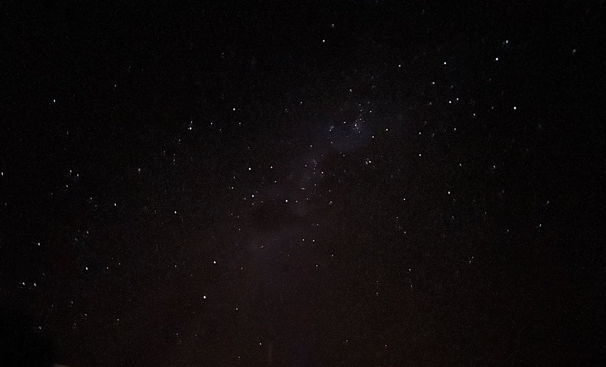 nutkinsc's tweet image. Stunning 360 degree view of the clearest night sky,  #milkyway #SouthernCross and a billion others 💫  

I wish the camera could see it in the same way my eyes can ✨

#nightsky #sthelena #island #southatlantic
