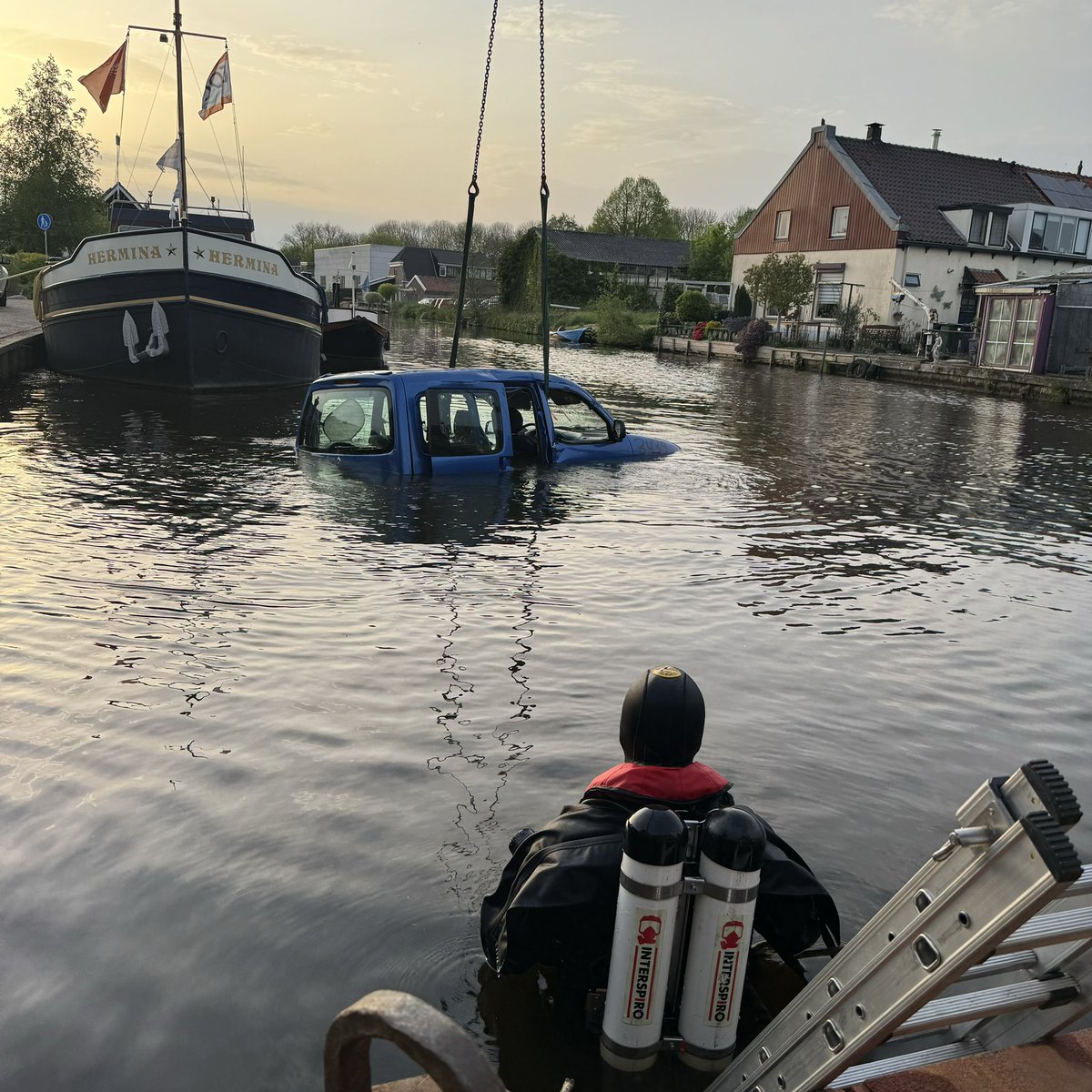 #duikoefening #aanpikkenauto