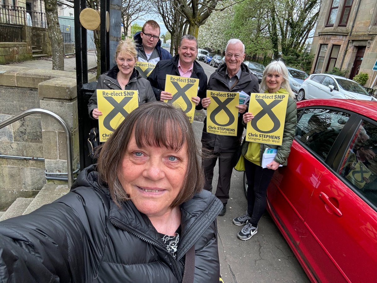 Great evening out in Cessnock surveying with these fabulous folk, in support of our very hard working MP @ChrisStephens candidate for @GSW_SNP #VoteSNP in #GE2024 for our voice to be heard at Westminster and for #ScottishIndependence