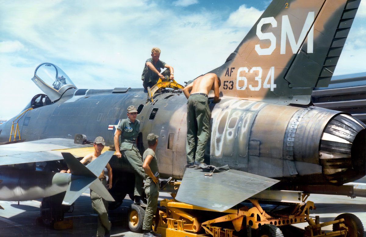 F-100D-25-NA Super Sabre At Tuy Hoa Air Base In Vietnam, 1968. ➤➤ VIDEO: youtu.be/pj08d2my5TI #VietnamWar #VeteransDeserveBetter #aviation #Aircraft #F100 #SuperSabre