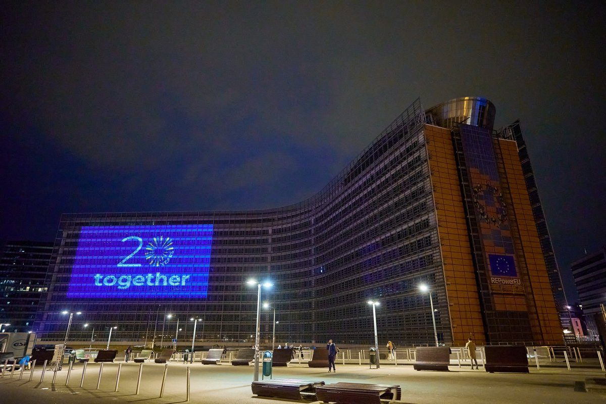Tomorrow marks 20 years since our European family grew larger. The historic 2004 enlargement brought new opportunities and greater prosperity for citizens across our Union. Tonight, as our building shines brightly, we celebrate two decades of our unity and progress.