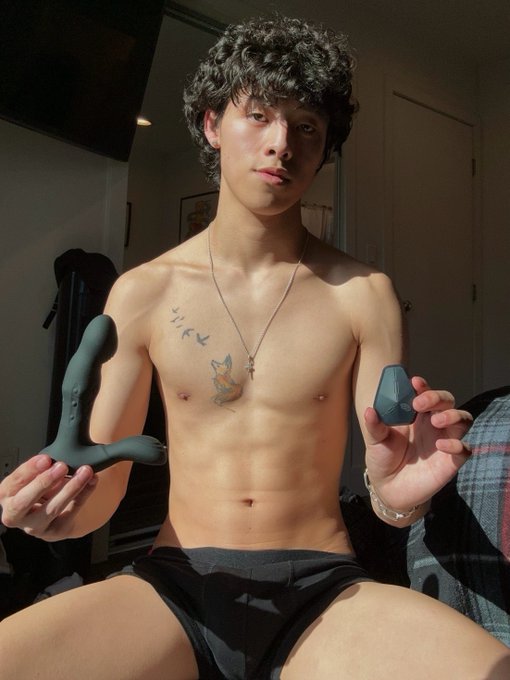 🎉 SEX TOY GIVEAWAY! 🎉 Join @notagaysexshop and me for a chance to win FREE sex toys or gift cards! EVERYONE<a class="tags" target="_blank" title="On Twitter" href="/?out=eyJ0eXAiOiJKV1QiLCJhbGciOiJIUzUxMiJ9.eyJpYXQiOjE3MjAzMzAyMDAsImlzcyI6InR3cG9ybnN0YXJzLmNvbSIsIm5iZiI6MTcyMDMzMDIwMCwiZXhwIjoxNzUxODY2MjAwLCJyZWRpcmVjdF91cmwiOiJodHRwczovL3R3aXR0ZXIuY29tL25vdGFnYXlzZXhzaG9wIn0.OZo6bRN5BuwiD4r2hdSo16N_8HYvd3wXPi3pvONLaosoAK-3AZmikykCKBgk3Aa1CmfNm9dSeHZ-UxM5W77JUw">@notagaysexshop</a><a href="/tag/blowie"class="tags"><span>#blowie</span></a><a href="/tag/blower"class="tags"><span>#blower</span></a>