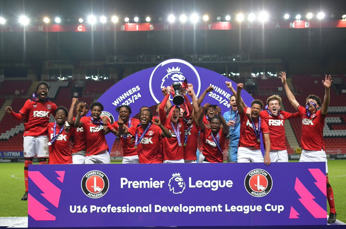 Championes, championes, ole ole ole! 🎶

What a night for our U16s at The Valley! 🤩

#cafc | @ValleyGold