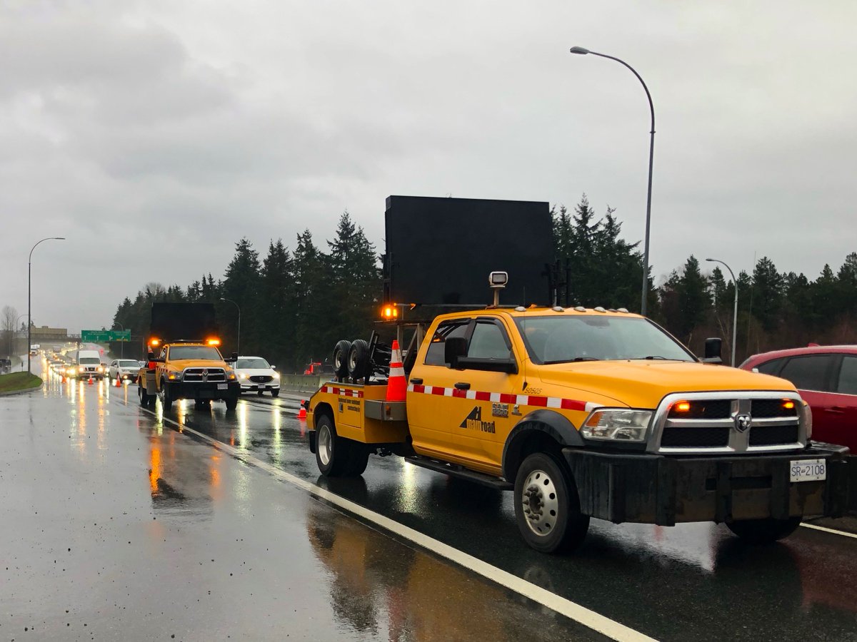 Mainroad crews attend to incidents on the highway every day, and when passing vehicles don't slow down, it becomes dangerous for the vulnerable workers on the road. #SlowDownMoveOver when you see yellow flashing lights. They're keeping the roads safe for you. @TranBC_LMD