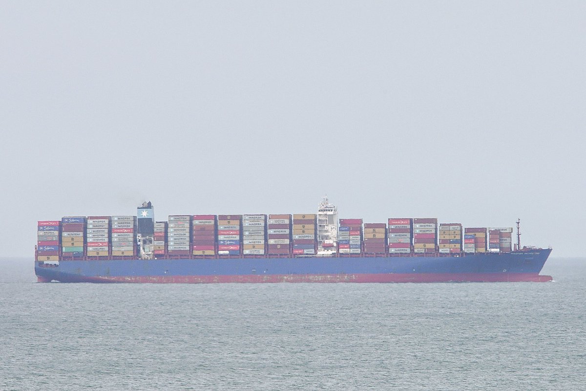 The MAERSK SKARSTIND, IMO:9740457 en route to Colombo, Sri Lanka, flying the flag of Liberia 🇱🇷. #ShipsInPics #ContainerShip #MaerskSkarstind
