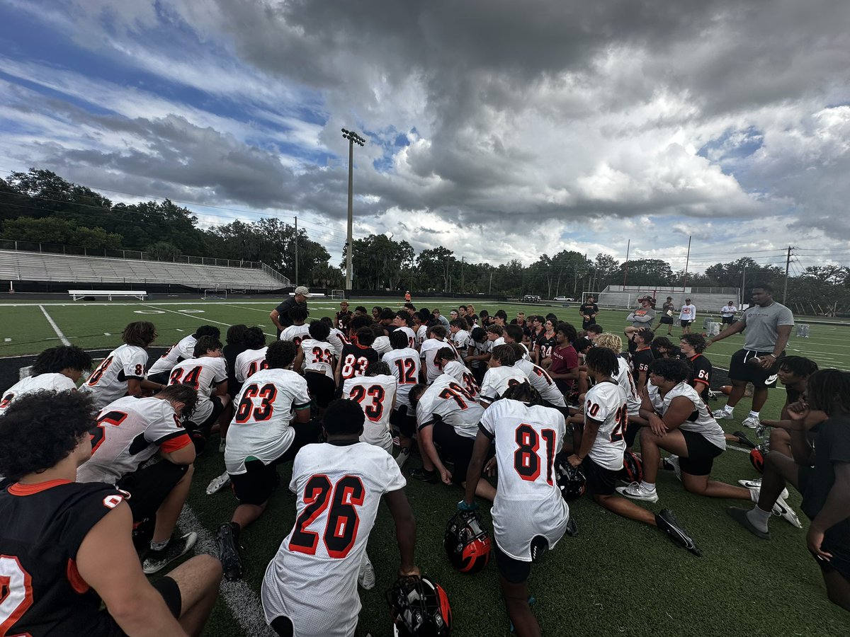 Day two of highschool tour is done @Oviedo_Football thank you - - @FlaHSFootball @HSFB_Scoreboard @CenFLAPreps @fbscout_florida @larryblustein @DanLaForestFB @jd_rodriguez__ @cityhopedealer @H2_Recruiting @RealNews102