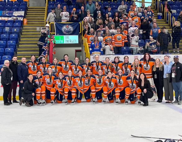 We’d like to congratulate a couple of incoming Huskies on a great end to their minor hockey careers. Avery Gottselig and the Regina Rebels won the Esso Cup National Championship, while Aeryn Flanagan and the Edmonton Jr Oilers captured bronze.