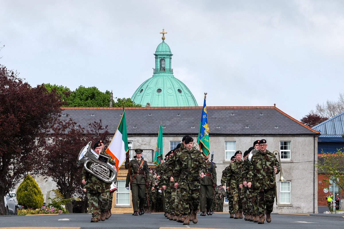 Cathal Brugha Barracks welcomed the Tánaiste and Minister for Defence, Mr Micheál Martin T.D., accompanied by the Chief of Staff of the Irish Defence Forces, Lieutenant General Seán Clancy, to review the men and women of the 124th Infantry Battalion prior to their departure for a…