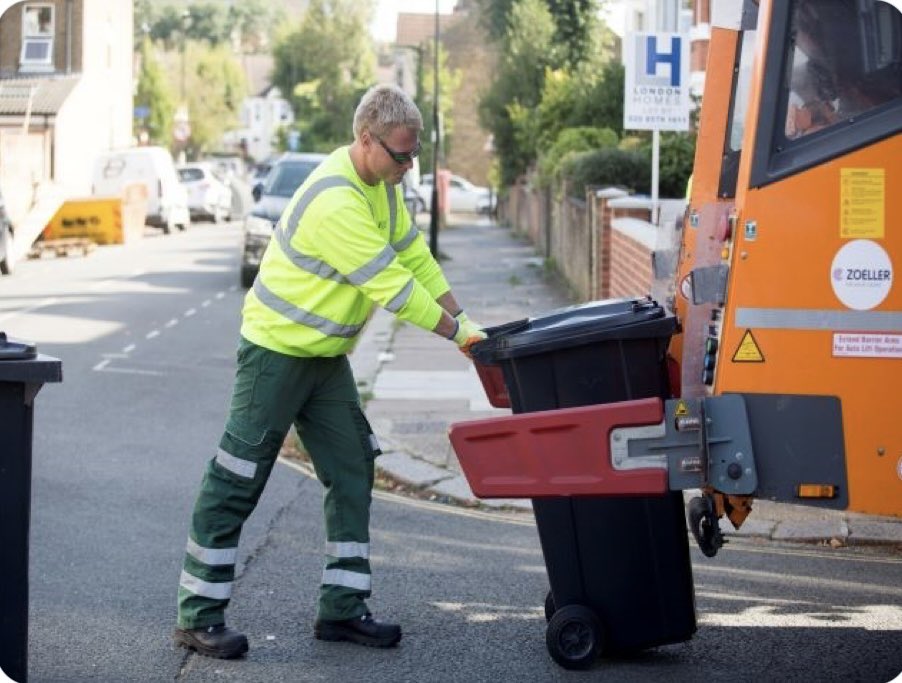 #NorwoodGreen & #Southall residents Please note the there are no changes to waste/recycling collections over the May bank holidays. Food waste will also be collected as normal. Find out what you can throw away and what you can recycle: orlo.uk/L8sVU